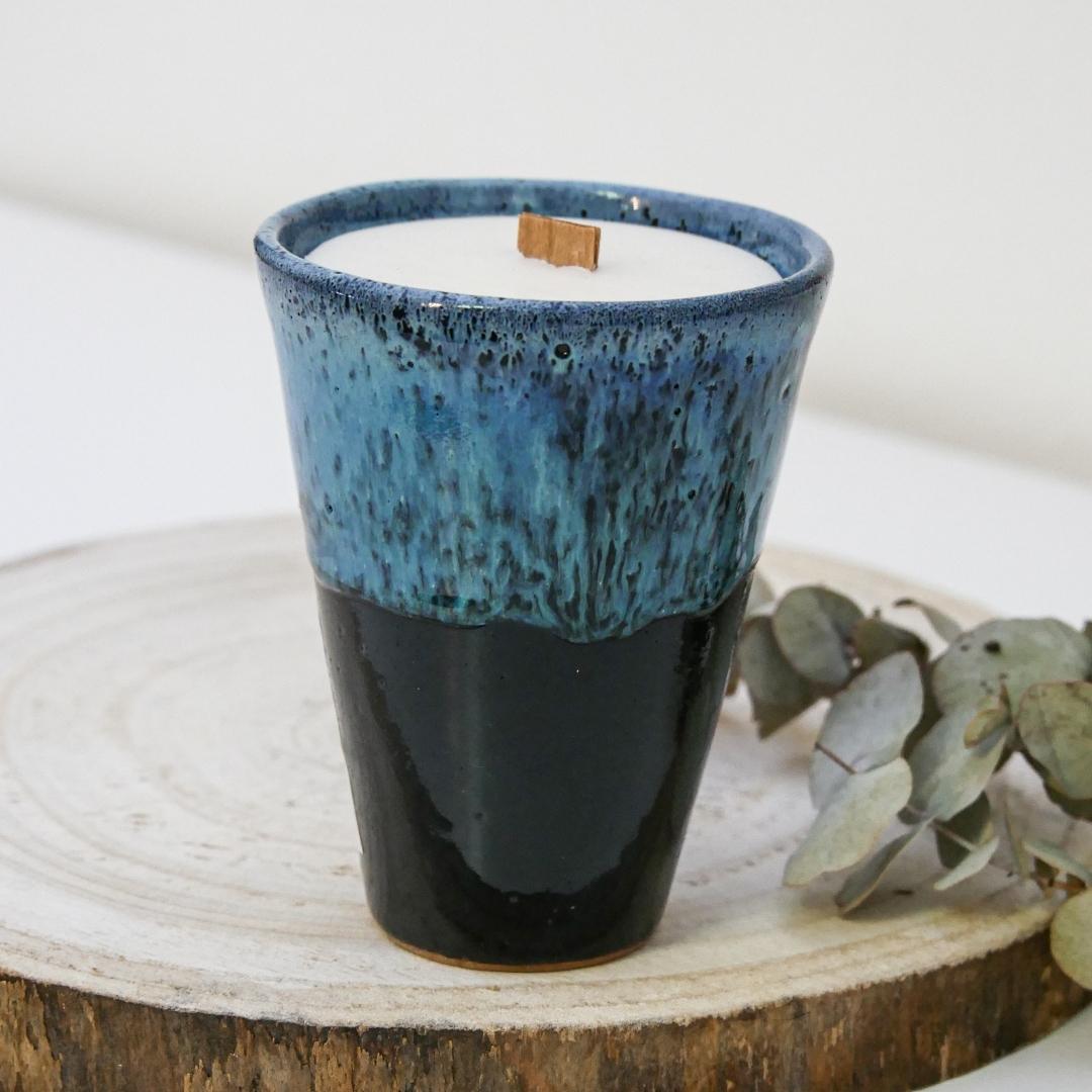 Kerze im Keramikbecher + Geschenkbox - Lavendel