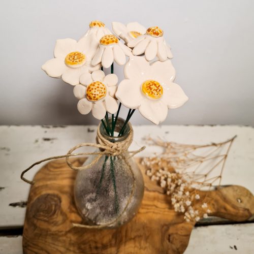 handgemachte Blumensträuße aus Keramik