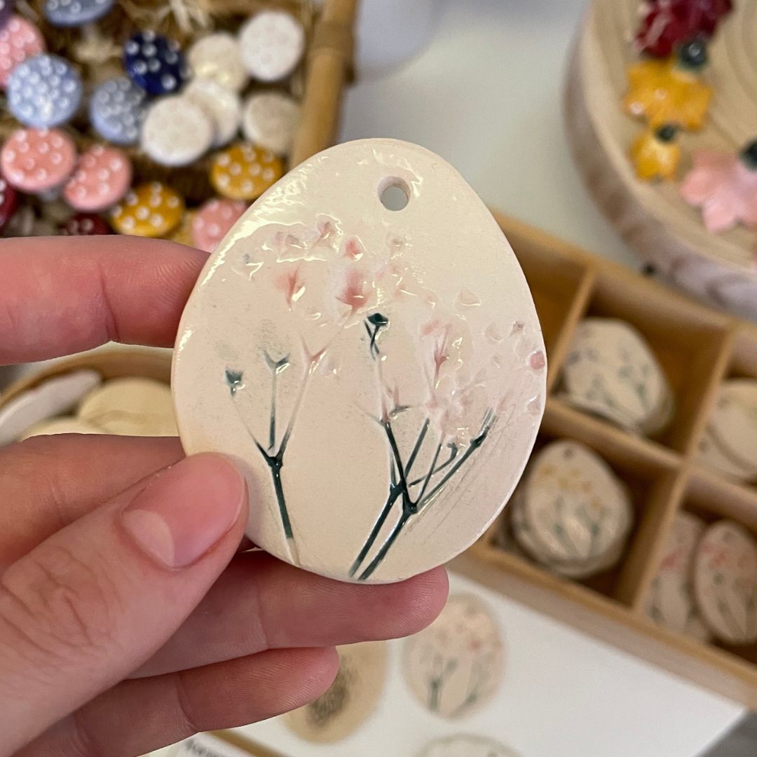 Osterei Anhänger aus Keramik