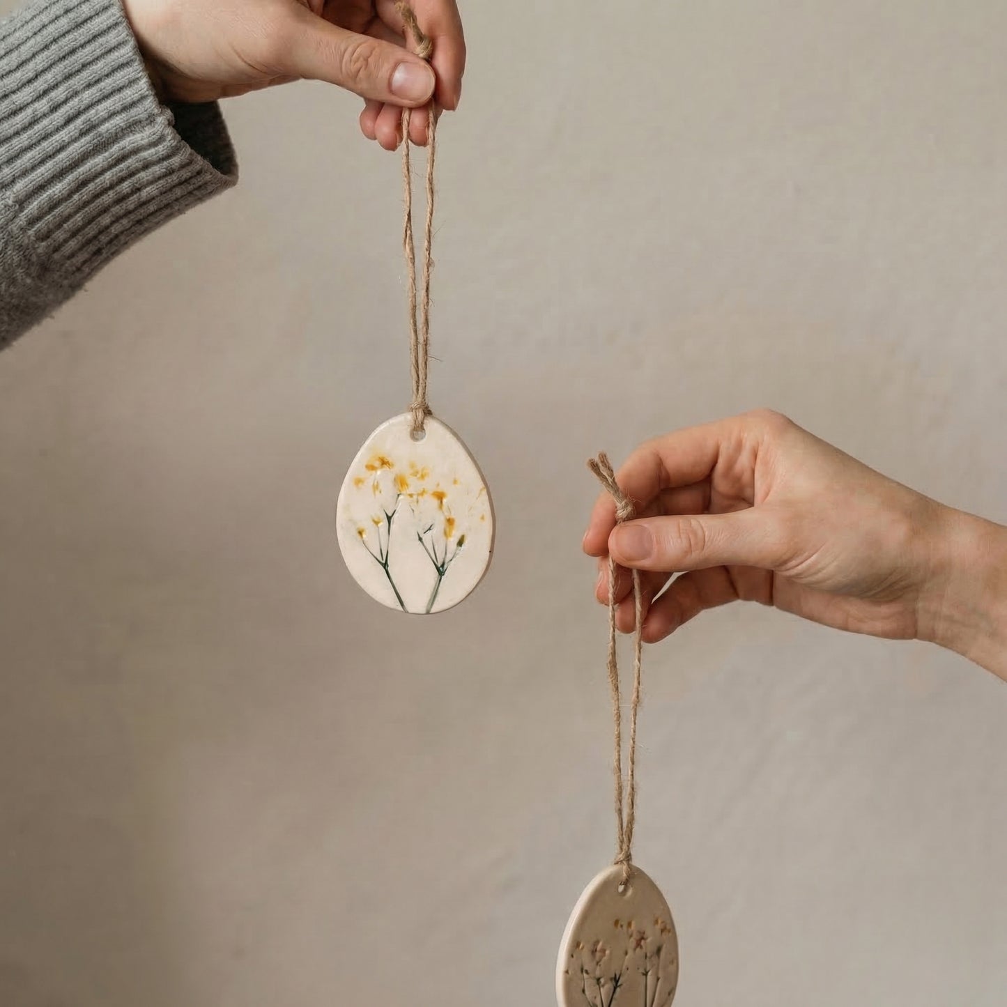 Osterei Anhänger aus Keramik