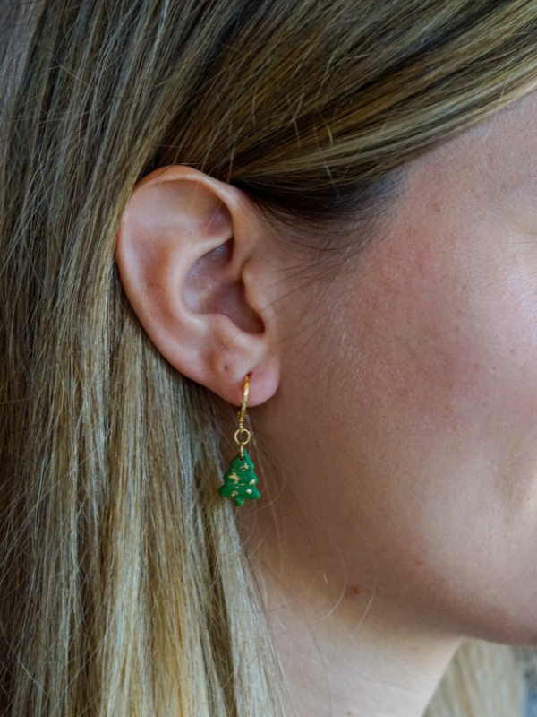 Weihnachtsbaum Ohrringe hängend