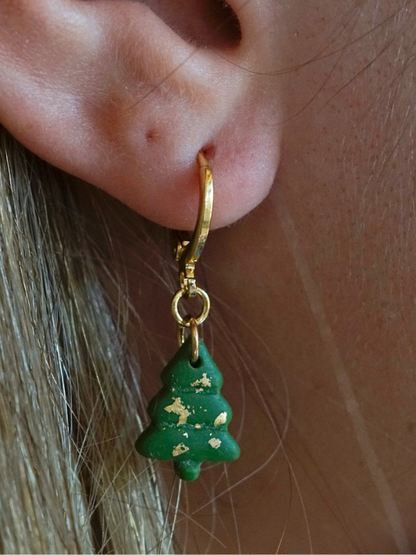 Weihnachtsbaum Ohrringe hängend