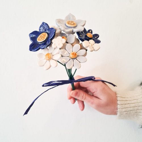 handgemachte Blumen aus Keramik Wien