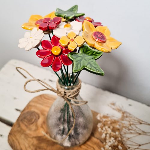 handgemachte Blumensträuße aus Keramik