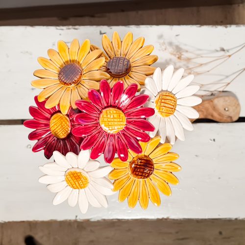 handgemachte Sonnenblumen aus Keramik